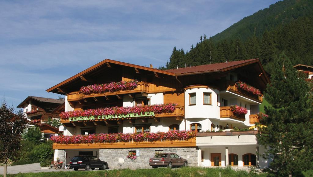 Alpenpension Pfurtscheller ノイシュティフト・イム・シュトゥーバイタール エクステリア 写真